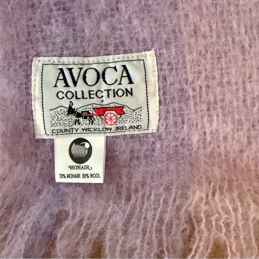 Avoca Elegant Blanket Shawl in New Condition - Picture 3 of 8